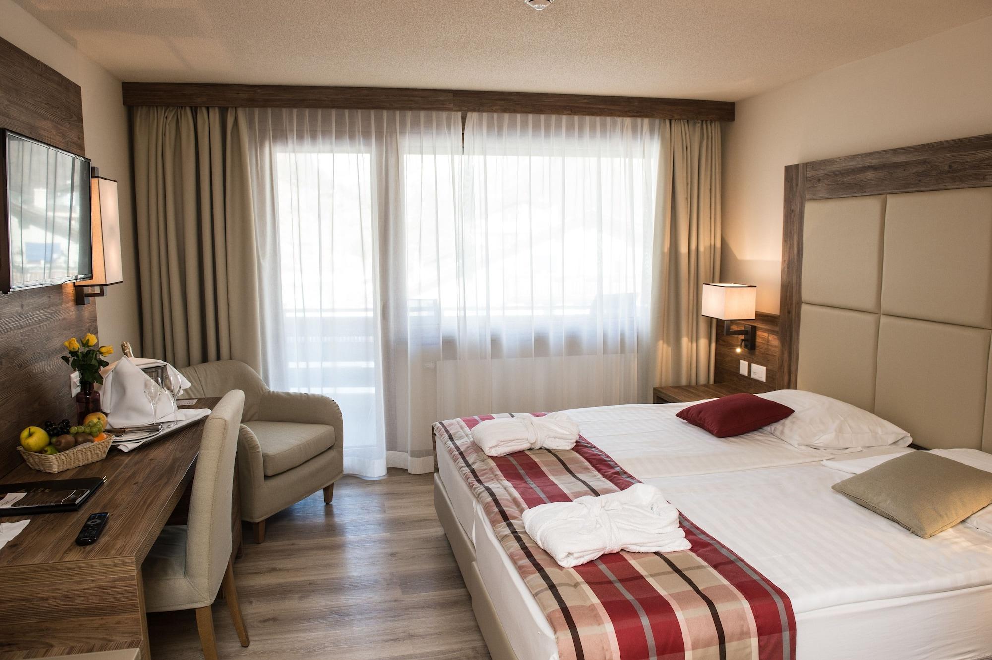 Ambassador Hotel 4*